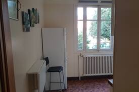 L'Hay-les-Roses House | Sylvestre : chambre simple autonome en pavillon