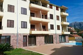 Kamenari Apartment | Luxury 100m2 seaview flat with swimming pool 2