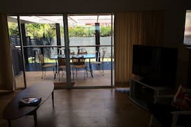 Bathurst House | PLANTATION HOUSE. 103A MITRE STREET BATHURST 2795