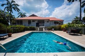 Fort George Cabin | Large PoolView Apartment @ Harbour View Apartments