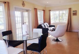 Tar Bay House | Affordable Exuma Beach Vacation (Upper Unit 1Bdrm)
