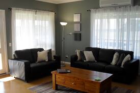 West Toodyay Villa | Amber Spring Gardens Gumnut Cottage Toodyay