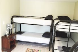 University Park House | Top 5 Airbnb: Downtown ! Hollywood is near ! USC