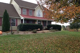 Lakeview House | Pineapple Hill B&B Wine, brews Jiffy Lube concerts