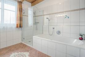 Innerbraz Apartment | Appartement 90m² + GRATIS Wellness für Wintergast