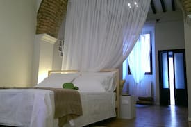 Cremona Apartment | Il cortile degli archi- in centro