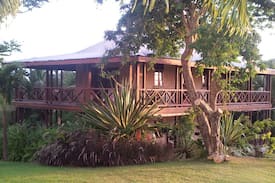 Christie House | Treetop Cottage with 360° Balcony!