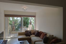 Kiti Apartment | Cypress Garden Views Apt