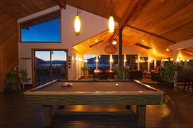 Port Renfrew Cabin | Captain's Quarters: Port Renfrew Accommodations