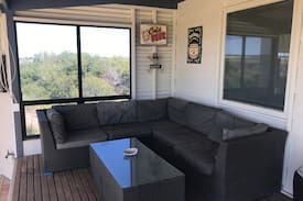 Ward House | Jetty Shack Accommodation