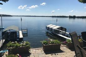 Navarre House | Jump Off the Dock Vacation on Lake Minnetonka