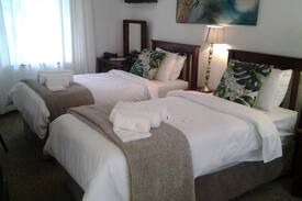 Nieuw Muckleneuk Bed & Breakfast | Cranes Nest Guest House @ 208 - Family Unit