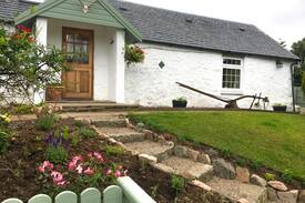 Taynuilt Cabin | The Byre- unique Scottish farm cottage near Oban