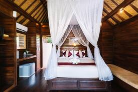 Mushroom Bay Villa | Near The Beach and Super Cozy