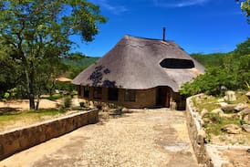 Nyanga Villa | Susurumba Resort - Gold Chalet