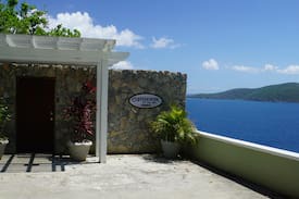 Peterborg Villa | Cliffhanger By The Sea - stunning oceanfront villa