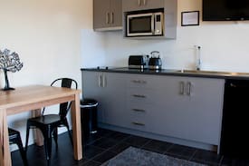 New Norfolk Apartment | New Norfolk Apartments "LOWER DECK"