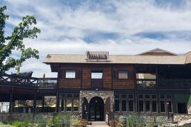 Rohrerstown Hotel | Heritage Hotel Lancaster- Loxley's Treehouse- DQ