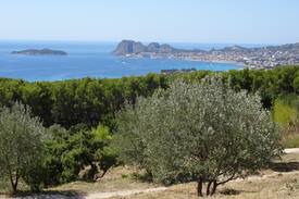 Ceyreste House | L'Olivandière: logis de charme, hauts de La Ciotat