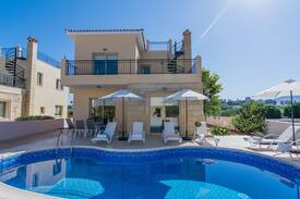 Polis Villa | Green Valley Villa V5, walking distance to Polis