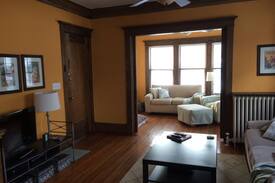Whittier Apartment | Classic Uptown Condo - 2 BDR, 950 sq/ft