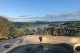 Karapiro House | Loch Vue