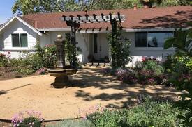 Healdsburg House | The Duck Farm Close to HBG Square