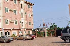 Igando House | Keviz Hotel - Golden Room
