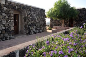 Pantelleria House | Dammuso Il Falco e La Luna con Villa