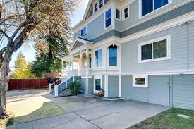 Oakland House | (F82) 25 min to SF - Stay at The Lincoln Hostel!
