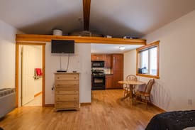 Yellowknife Cabin | Old Town Log Cabins