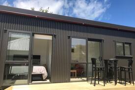 Raglan House | Heart Scent - Water Access Pet Friendly Sunny Spot
