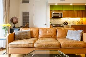 Williamsburg Apartment | Sunny Williamsburg Studio Overlooking the Park