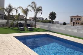 Pervolia House | Sea View Hector Residence