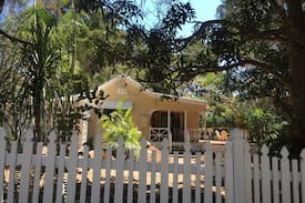 Brisbane Waterfront Cabin | Mango Cottage on Morwong