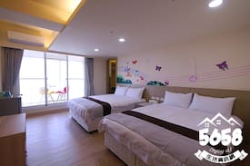 Kaohsiung City Centre Apartment | Music city Inn 四人房美麗島音樂城商旅六合夜市美麗島捷運站
