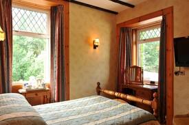 Arrochar House | Standard Double Rm (Phone number hidden by Airbnb)