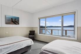 Opossum Bay House | On the Waters Edge