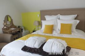 Anzegem Bed & Breakfast | LANDELIJKE, SUBLIEME LIGGING , zicht op de velden.