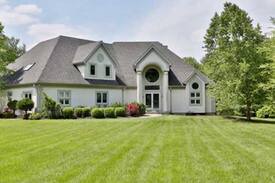 Prospect House | Kentucky Derby Getaway with heated Pool & Hot tub