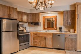 Big Sky Apartment | Big Sky Shoshone 4th Floor condo - Yellowstone