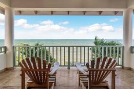 Hopkins Villa | Your Very Own Beach House in Hopkins!