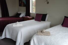 Franz Josef Glacier Bed & Breakfast | Admire Franz B&B The Quilt Room