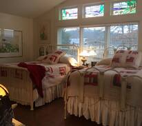 West Siloam Springs Cabin | Flint Creek Cabin on the Bluff