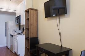 Columbia Heights Apartment | Cozy studio apt, Great Location!