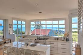 Bicheno House | The Ultimate Beach House - Bicheno