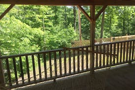 Irvine Cabin | Cottage on the Hill at Harmony Hollow