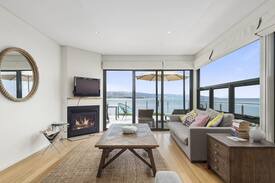 Marengo Villa | BAYVIEW VILLA - WI-FI, BEACH & OCEAN VIEWS