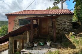 Beariz Cabin | Casa en la montaña de la Galicia profunda O VAL