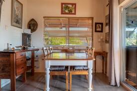 Sawtell House | Casa Del Sol - private getaway at the edge of Sawtell village
